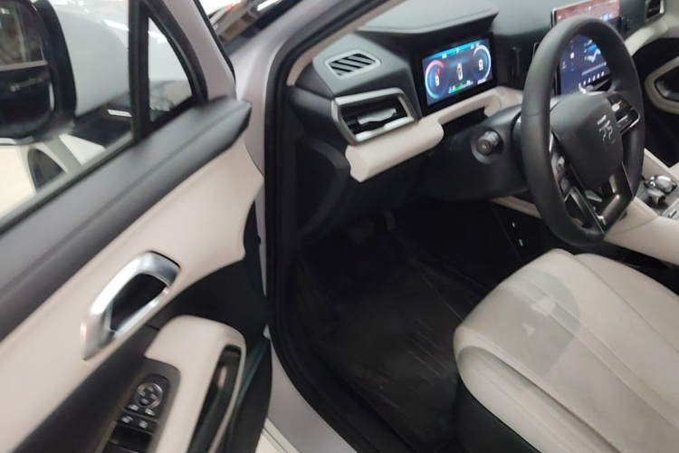 BYD YuanUP 2024 #16 BYD YuanUP 2024 car image #16