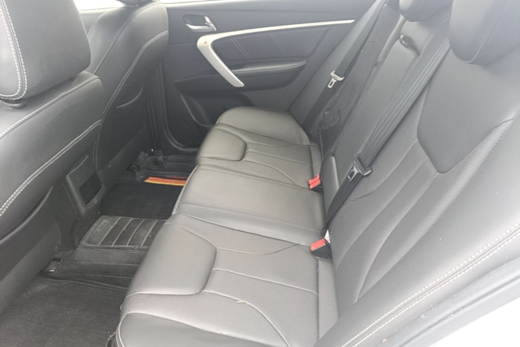 GEELY Emgrand 2017 car image #17