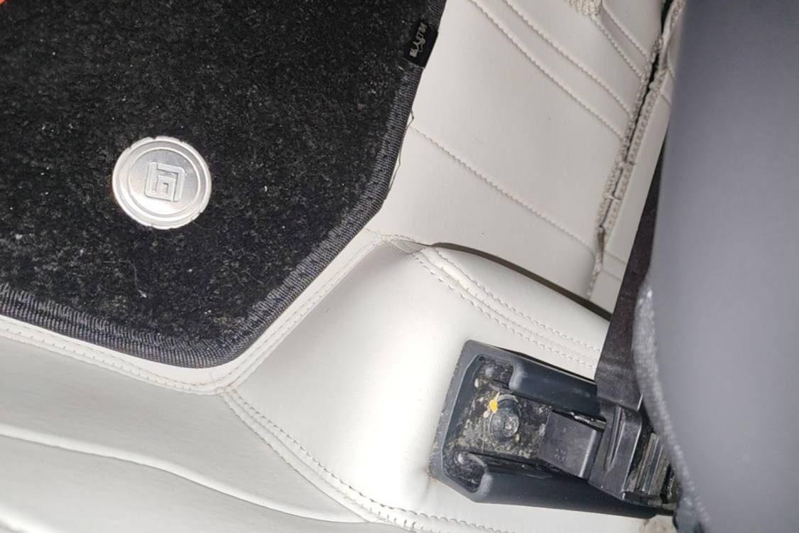 Tesla Model Y 2024 car image #24