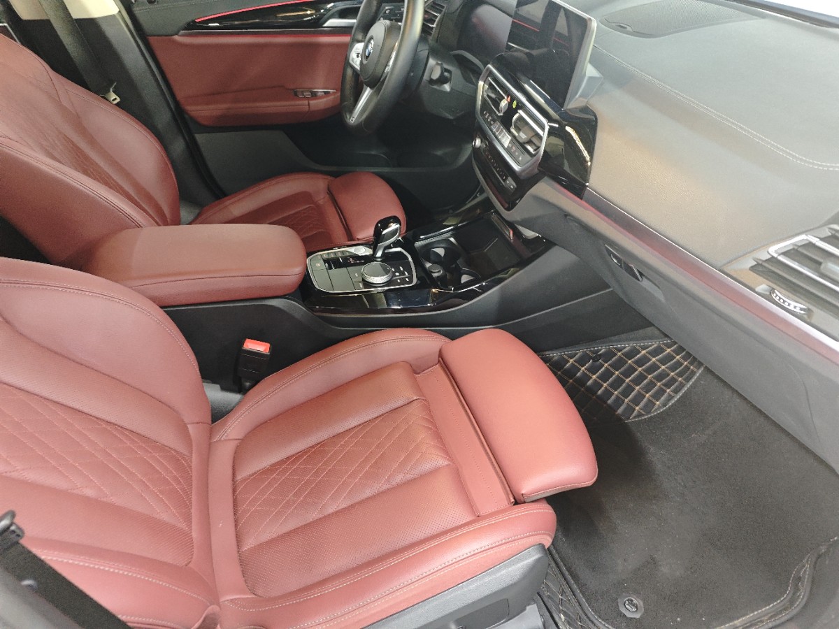 BMW X3 2024 car image #5