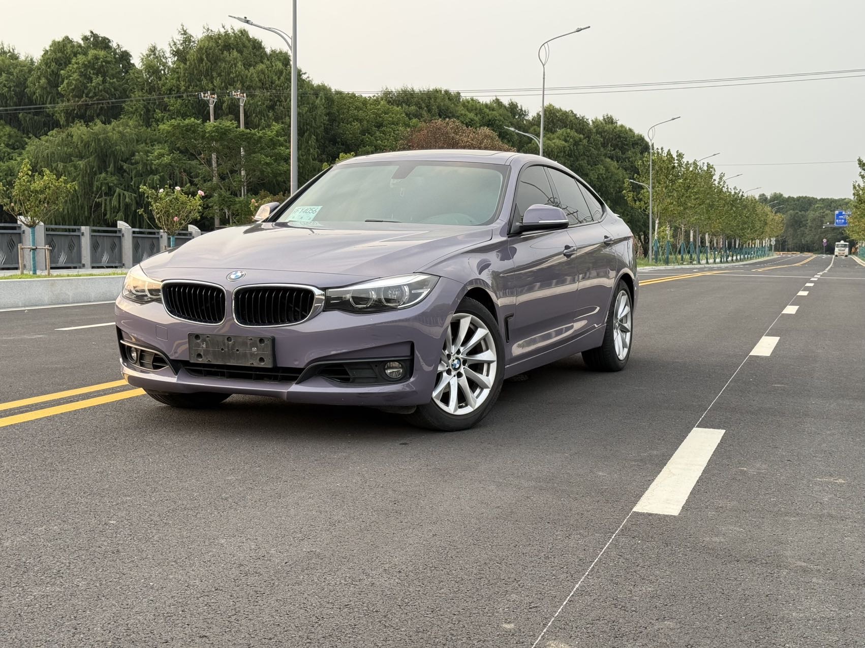 BMW 3 Series GT 2017 BMW 3 Series GT 2017 car image