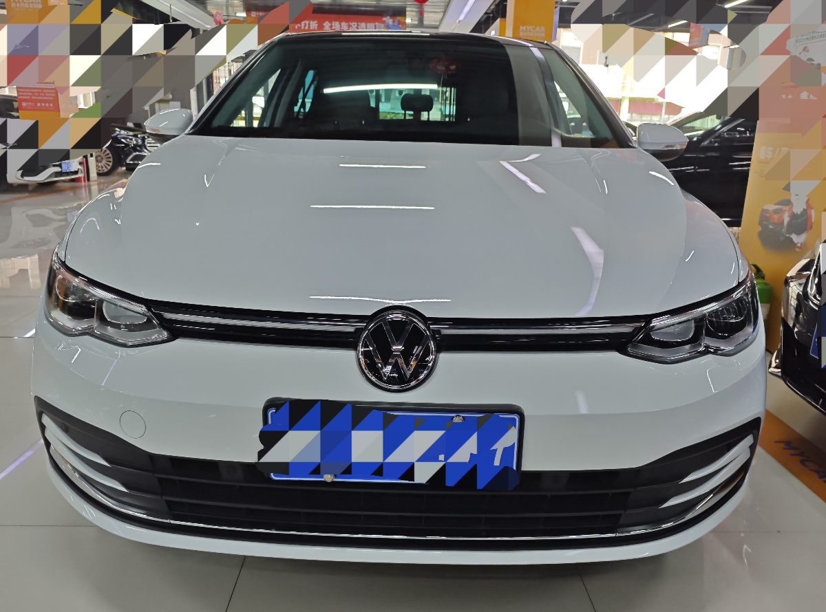 Volkswagen Golf 2021 car image #2