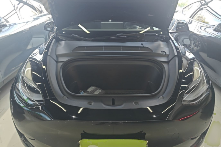 Tesla Model Y 2023 immagine di auto #20
