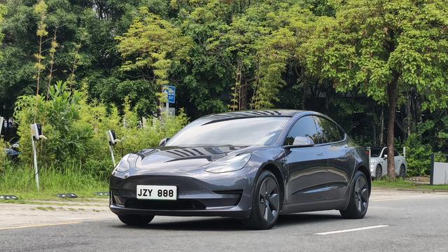 Tesla Model 3 2021 car image #24