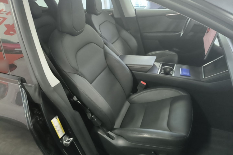 Tesla Model Y 2025 #24 Tesla Model Y 2025 car image #24