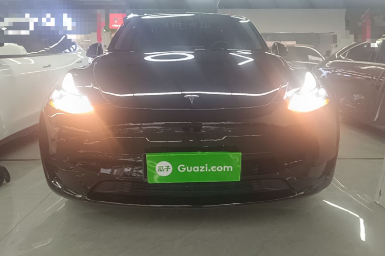 Tesla Model Y 2023 #3 Tesla Model Y 2023 car image #3