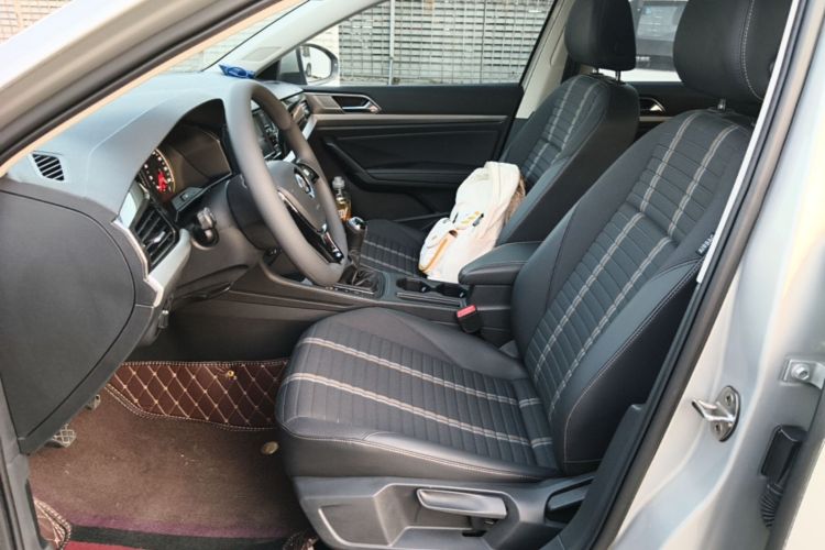 Volkswagen Lavida 2019 car image #15