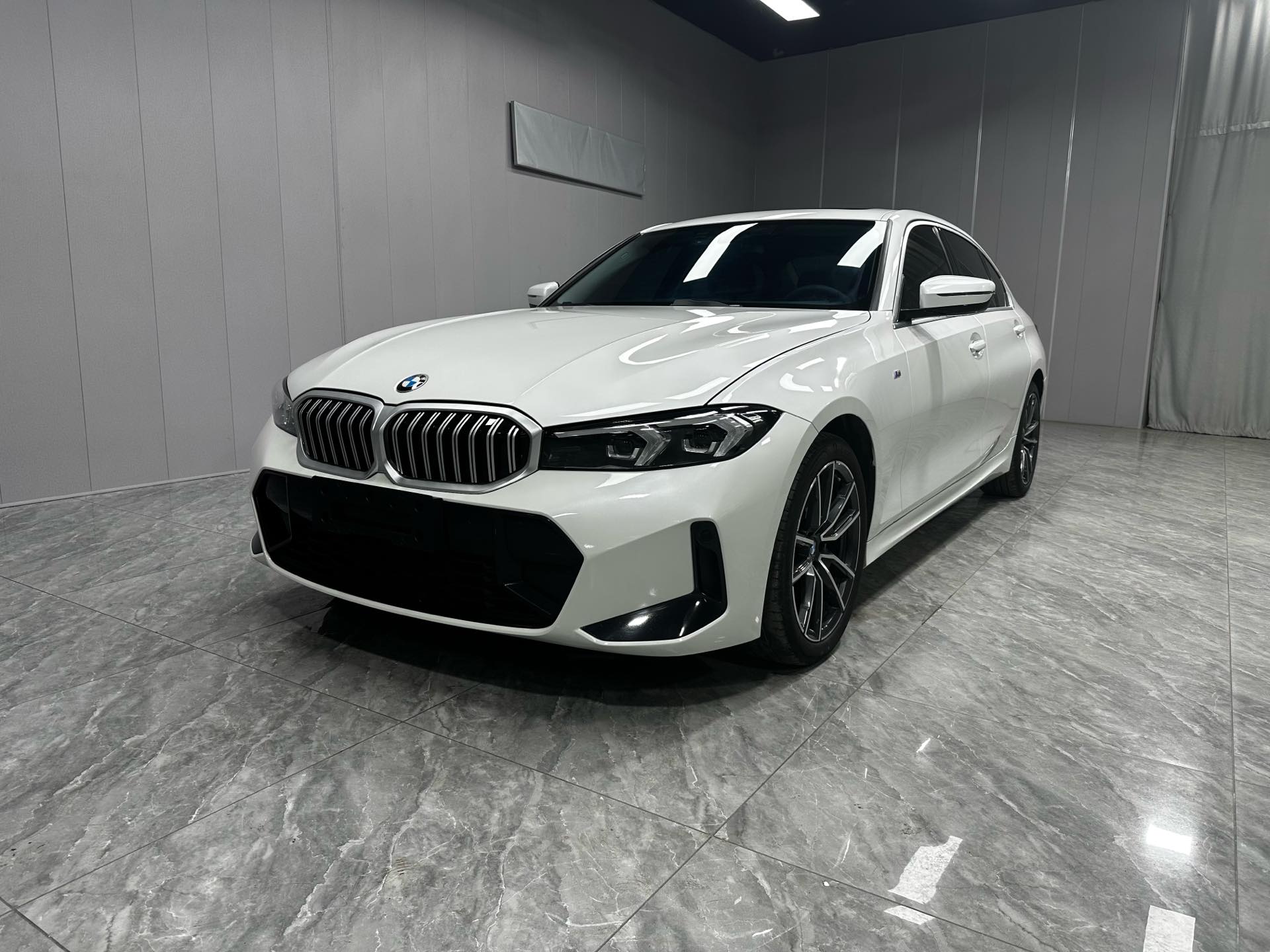 BMW 3 Series 2023 BMW 3 Series 2023 car image