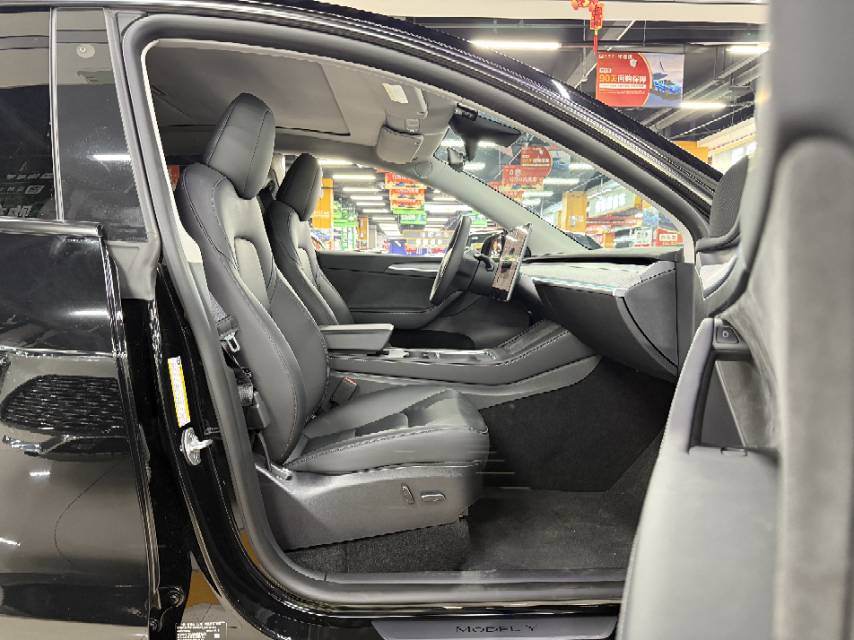Tesla Model Y 2023 #11 Tesla Model Y 2023 car image #11