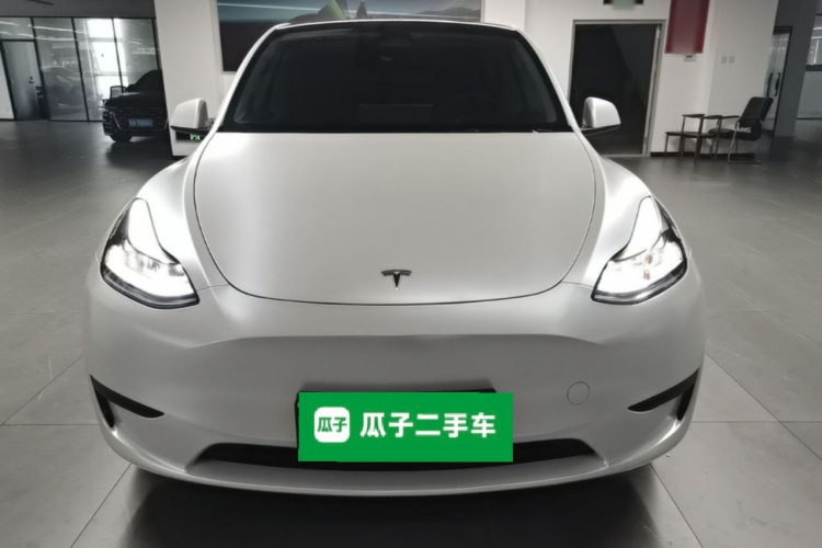 Tesla Model Y 2024 #3 Tesla Model Y 2024 car image #3