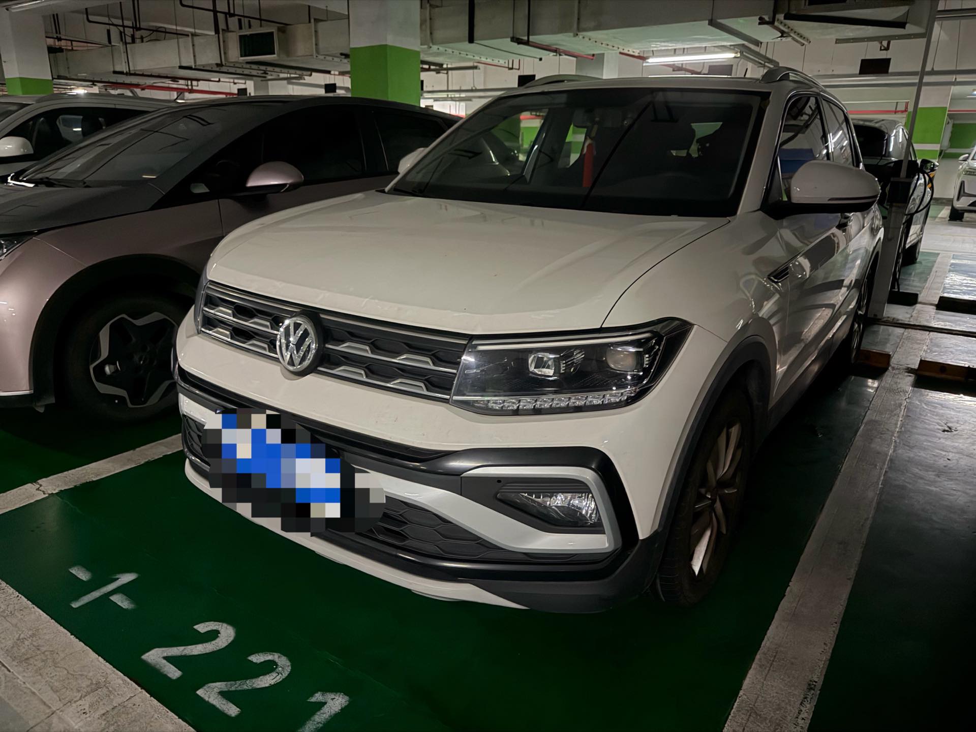 Volkswagen T-Cross 2021 car image 
