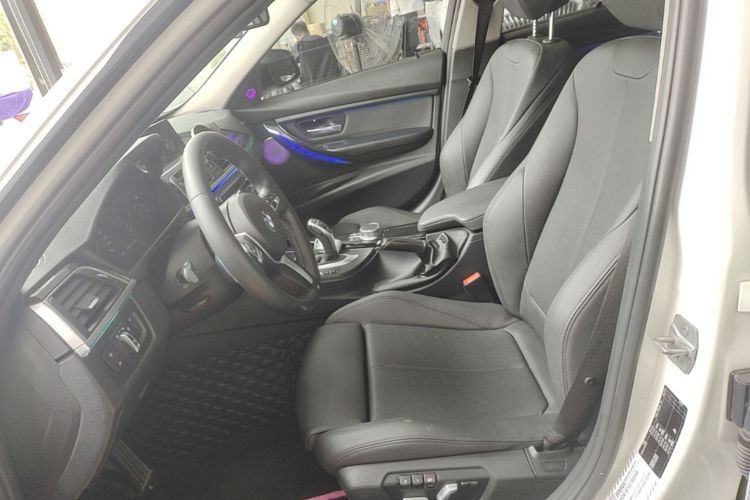 BMW 3 Series 2018 #15 BMW 3 Series 2018 car image #15