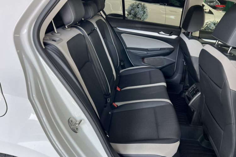Volkswagen Golf 2021 immagine di auto #13