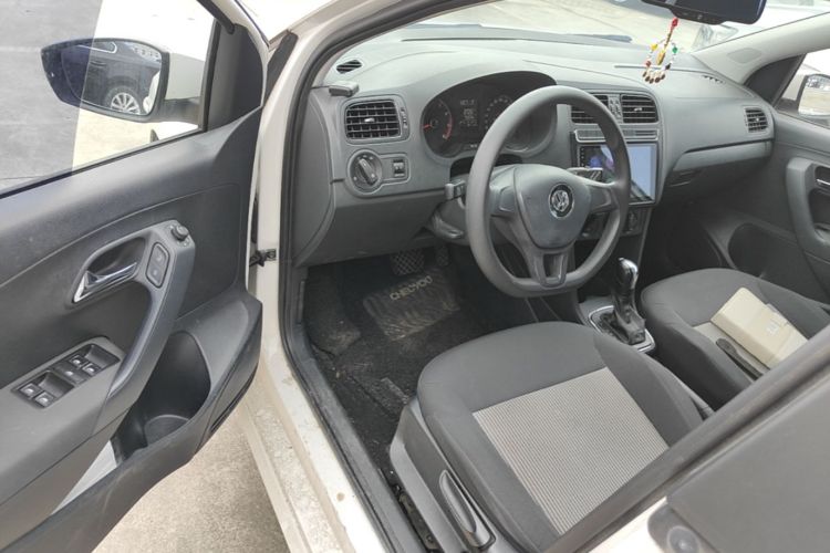 Volkswagen Polo 2017 #12 Volkswagen Polo 2017 car image #12