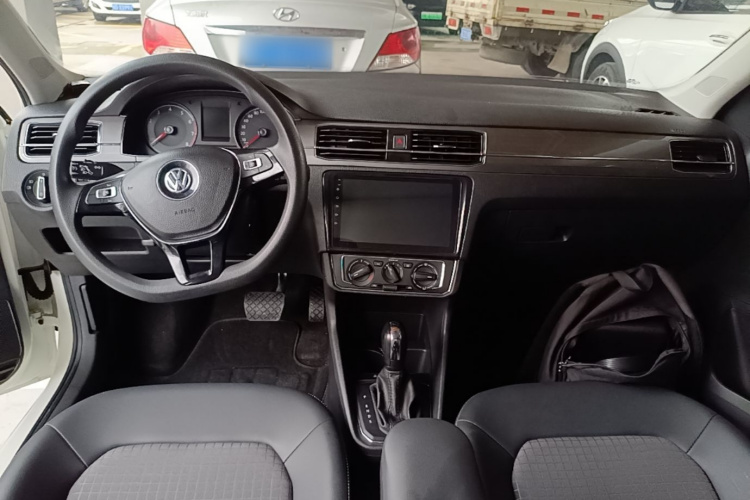 Volkswagen Santana 2018 car image #10