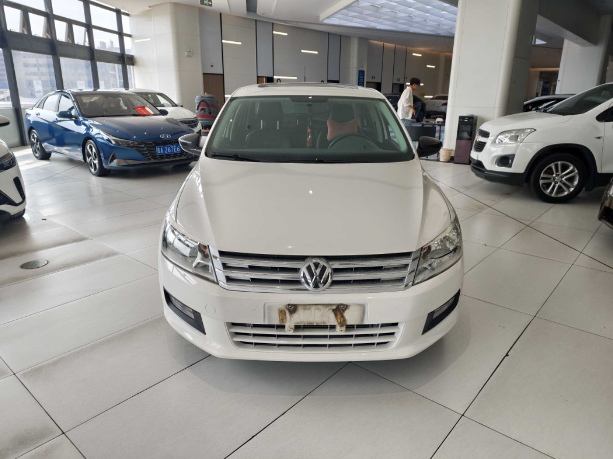Volkswagen Santana 2014 car image #2
