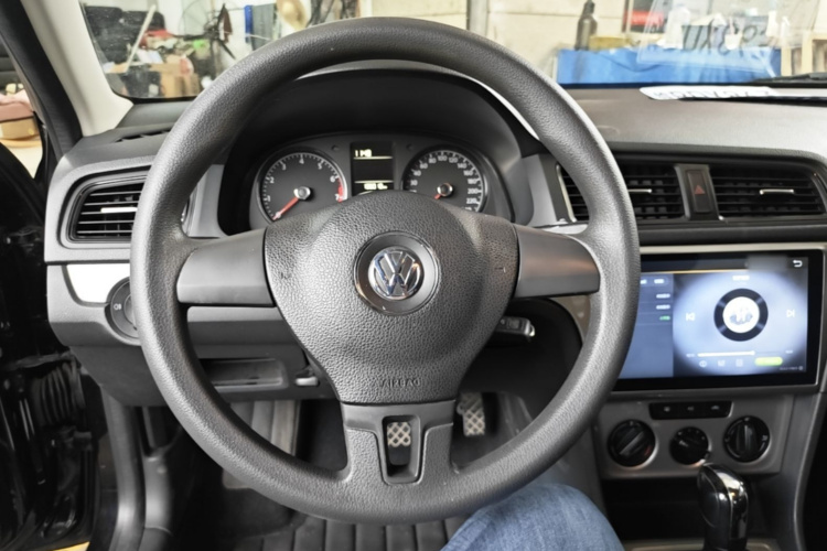 Volkswagen Lavida 2017 car image #11