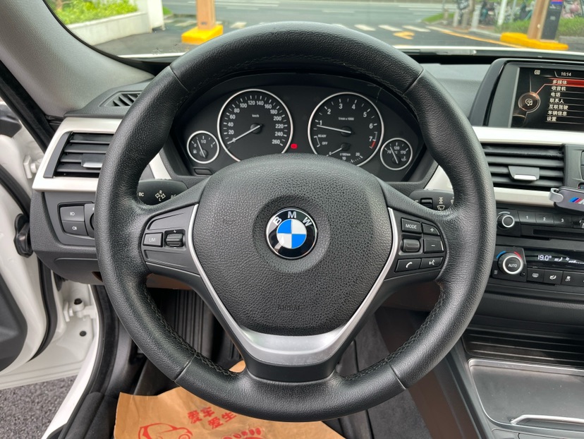 BMW 3 Series GT 2016 car image #8