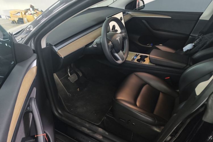 Tesla Model Y 2022 #12 Tesla Model Y 2022 car image #12