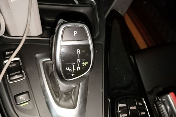 BMW 3 Series 2017 #14 BMW 3 Series 2017 car image #14