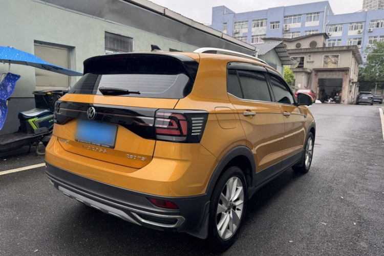 Volkswagen T-Cross 2021 car image #6