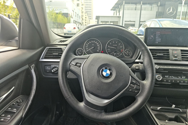 BMW 3 Series 2017 #11 BMW 3 Series 2017 car image #11