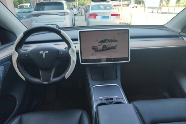 Tesla Model Y 2023 #11 Tesla Model Y 2023 car image #11