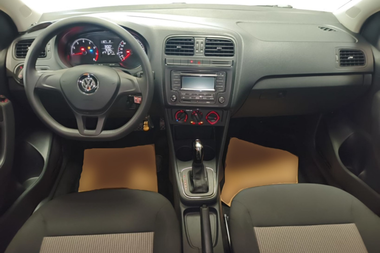 Volkswagen Polo 2016 car image #10