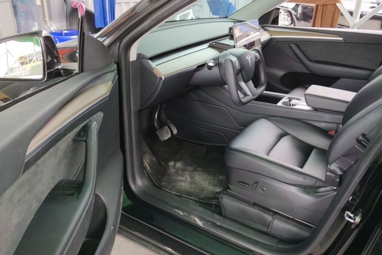 Tesla Model Y 2023 #16 Tesla Model Y 2023 car image #16