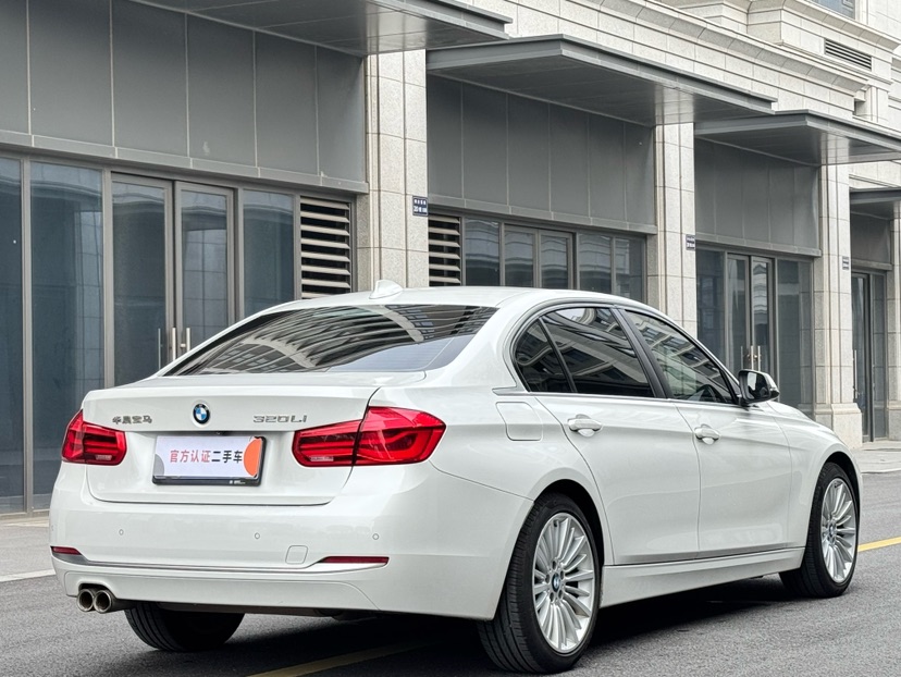 BMW 3 Series 2018 #4 BMW 3 Series 2018 car image #4