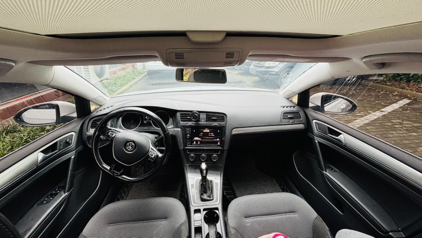 Volkswagen Golf 2019 car image #6