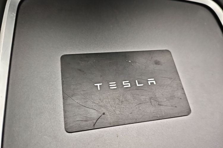 Tesla Model 3 2021 car image #9