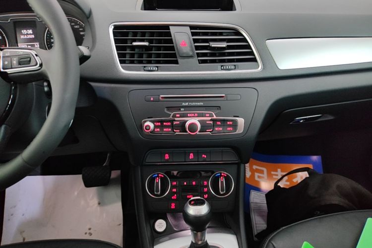 Audi Q3 2019 #13 Audi Q3 2019 car image #13