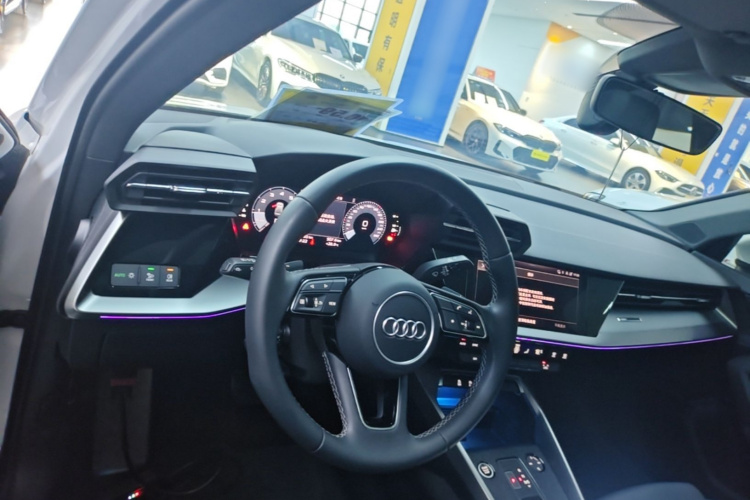 Audi A3 2024 immagine di auto #10