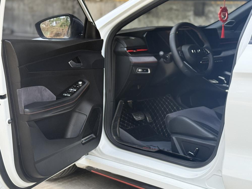 GEELY Binray 2022 car image #22