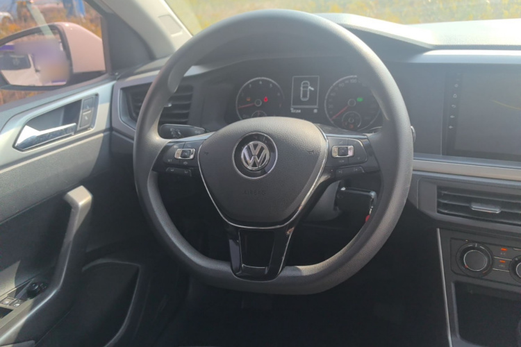 Volkswagen Polo 2020 car image #11