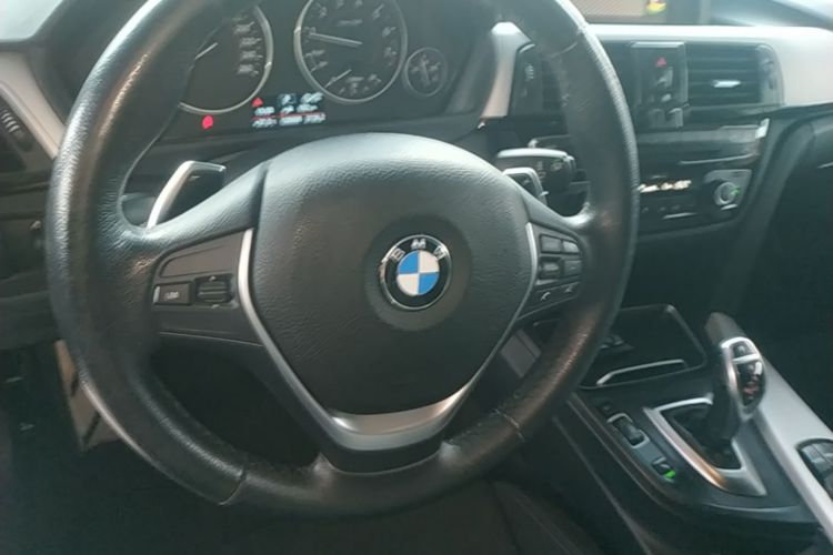 BMW 3 Series 2017 #11 BMW 3 Series 2017 car image #11