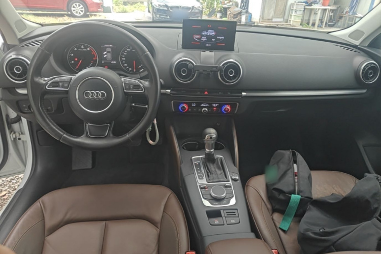 Audi A3 2015 car image #11