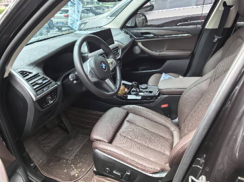 BMW X3 2024 car image #5