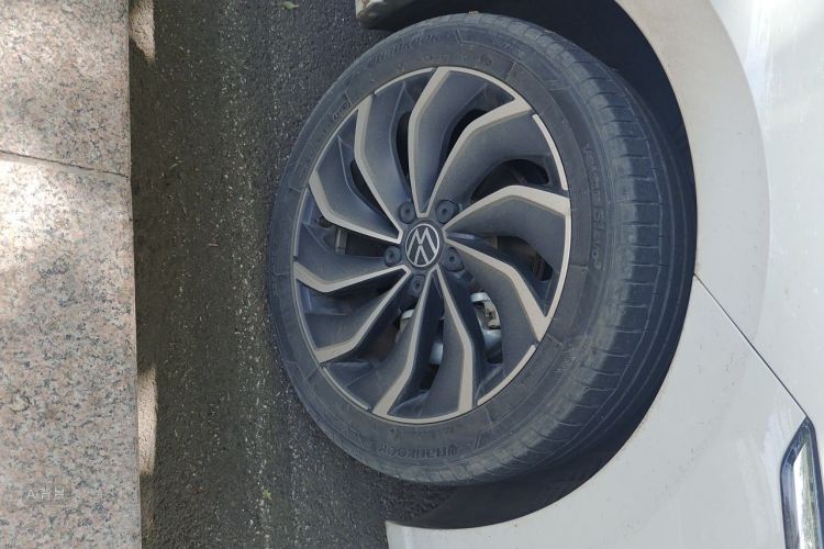Volkswagen Golf 2021 car image #9
