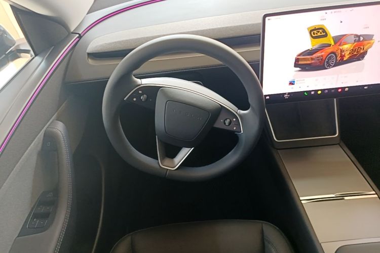 Tesla Model Y 2025 #11 Tesla Model Y 2025 car image #11