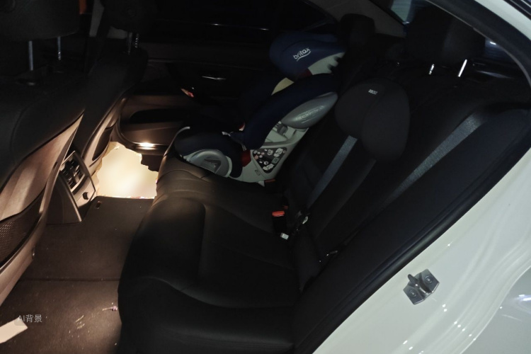 BMW 3 Series 2017 #19 BMW 3 Series 2017 car image #19