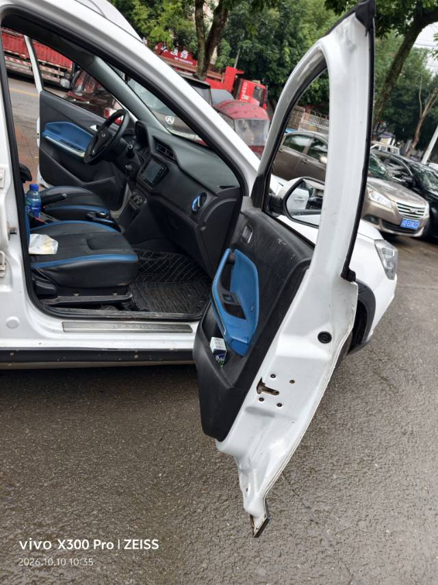 2018 car image #7