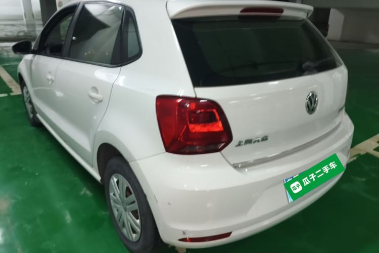 Volkswagen Polo 2015 car image #5