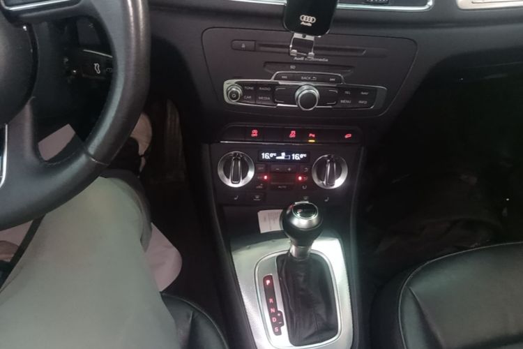 Audi Q3 2015 #14 Audi Q3 2015 car image #14