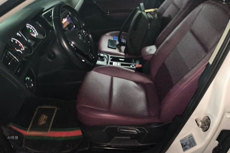 Volkswagen Golf 2020 car image #17