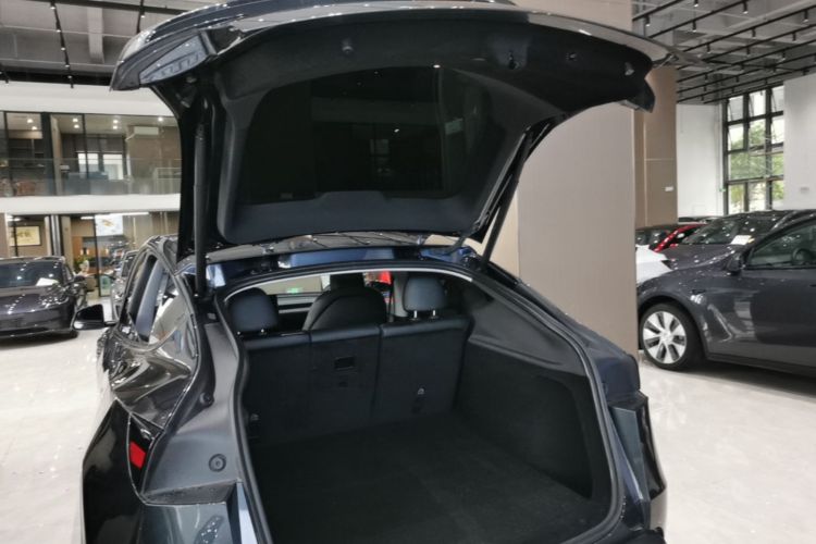 Tesla Model Y 2025 #19 Tesla Model Y 2025 car image #19