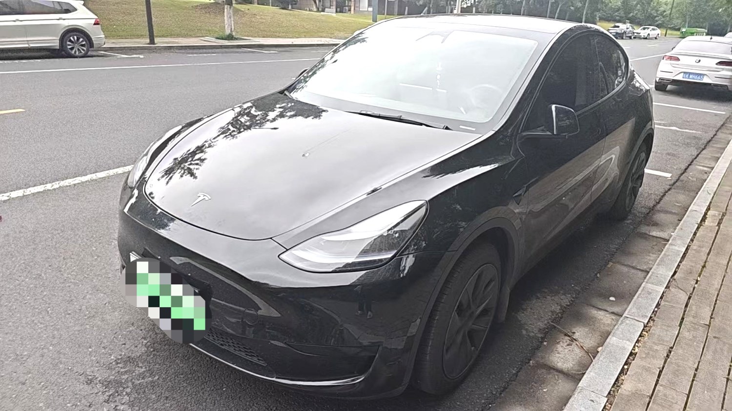 Tesla Model Y 2024 car image 