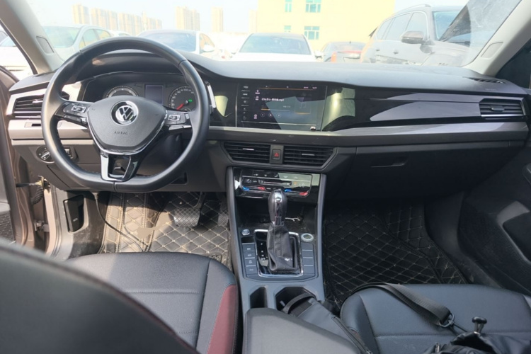 Volkswagen Bora 2021 car image #11