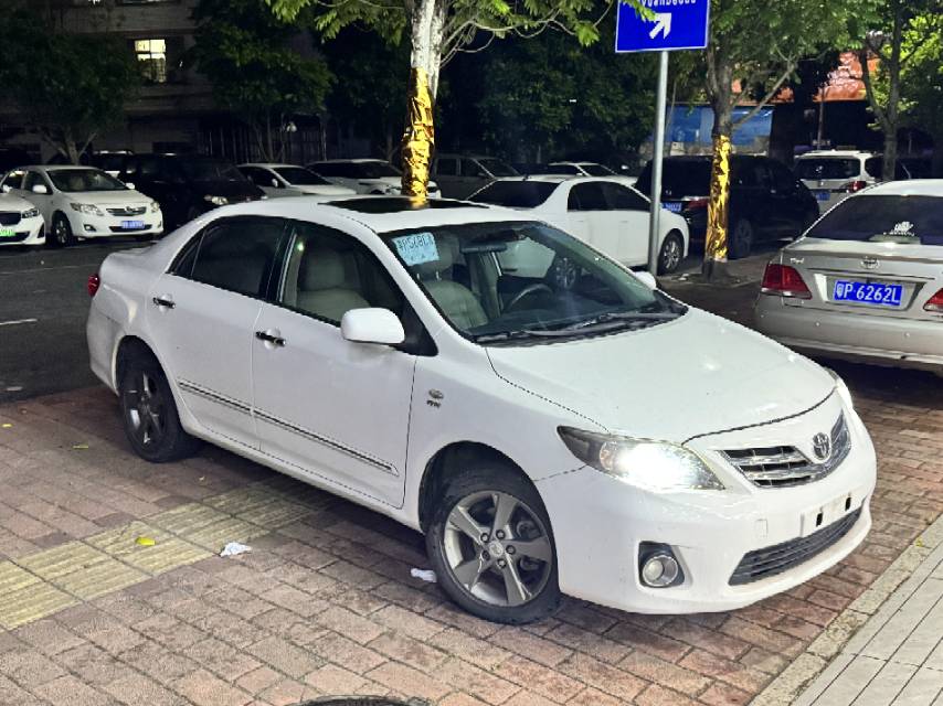 Toyota Corolla 2013 car image #2